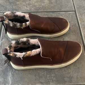 Super cute vintage looking TOMS booties